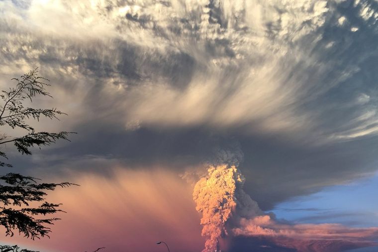 Haos u Čileu: Eruptirao vulkan, evakuisano 4000 ljudi! (FOTO)