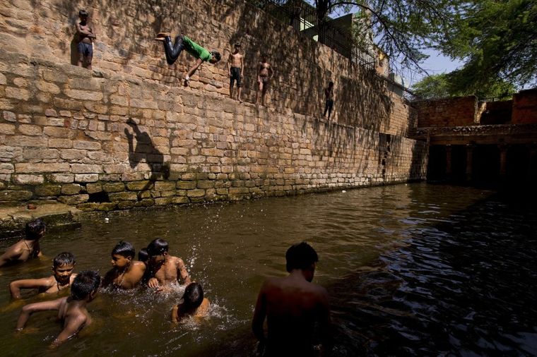 Temperatura u Indiji prešla 48 stepeni: Više od 1.400 ljudi umrlo od toplotnog udara