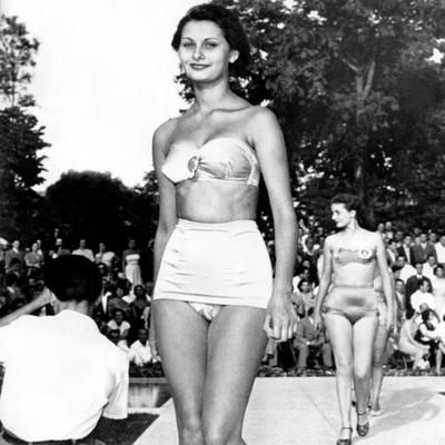 Sofija Loren davne 1950. godine: Italijanska lepotica plenila elegancijom! (FOTO)