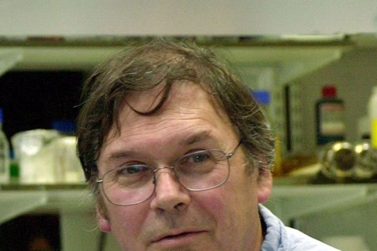 Nobelovac koji mrzi žene: Tim Hant vređao devojke u nauci!