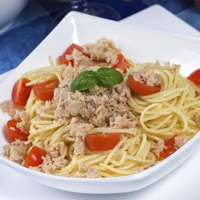 Špagete sa tunjevinom i paradajzom