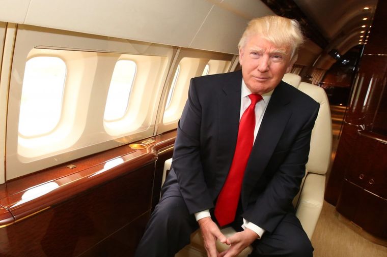 Čime leti Donald Tramp: Luksuz i kič od kojeg boli glava! (FOTO)