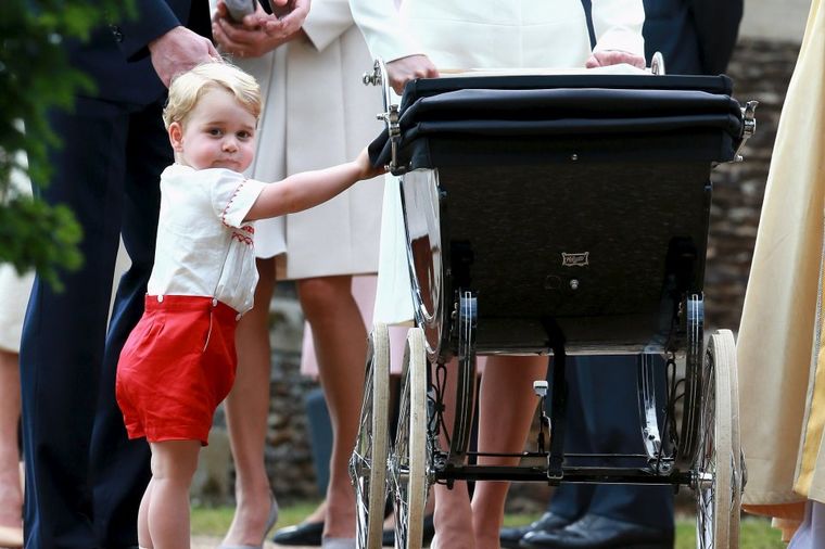 Džordž napunio dve godine: Evo kako britanska kraljevska porodica slavi njegov rođendan! (FOTO)