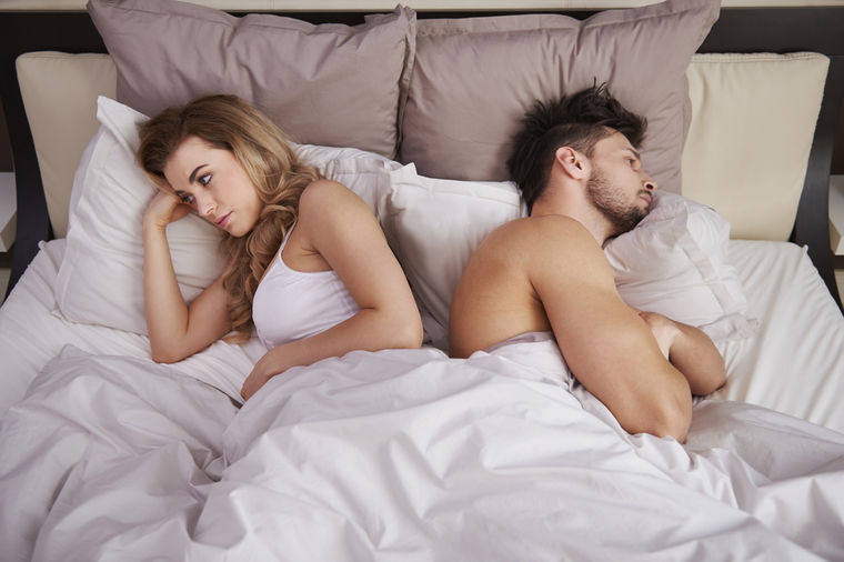 Nije ni vreme ni mesto: 7 čestih večernjih navika koje vam uništavaju seksualni život!