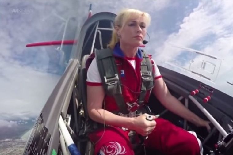 Žena pilot: Upoznajte Svetlanu, zanosnu Ruskinju! (VIDEO)