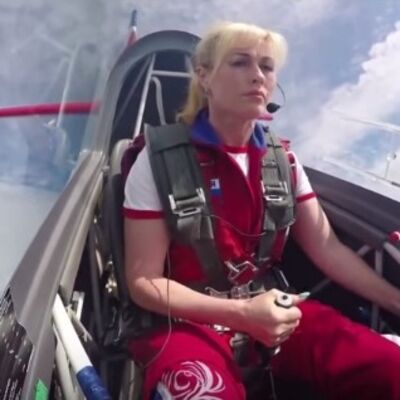 Žena pilot: Upoznajte Svetlanu, zanosnu Ruskinju! (VIDEO)