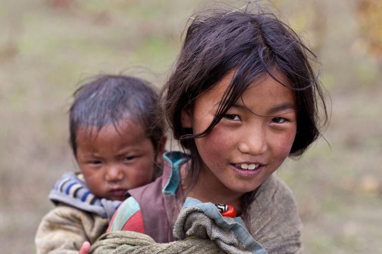 Nisu bogati, a svi se smeju: Deca sa Tibeta odgajana u duhu sreće!