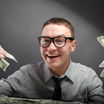 Laka zarada: Od papira i magične tečnosti pravili novčanice od 100 dolara!