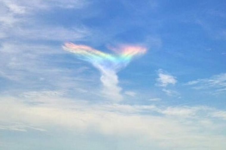 Redak fenomen na nebu iznad Amerike: Pojavila se Vatrena duga! (FOTO)