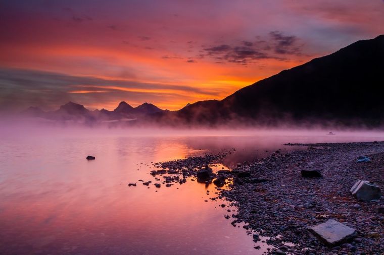Jezero Mekdonald u Montani: Dugine boje i bajkovit prizor! (FOTO)