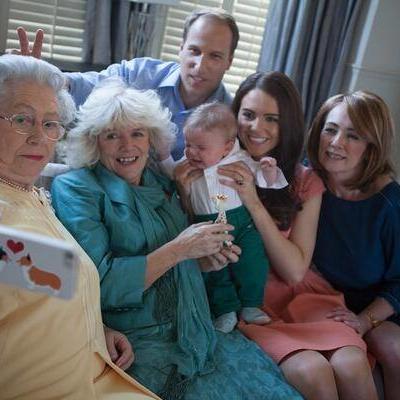 Intimni život kraljevske porodice: Neverovatne fotografije koje će vas nasmejati! (FOTO)