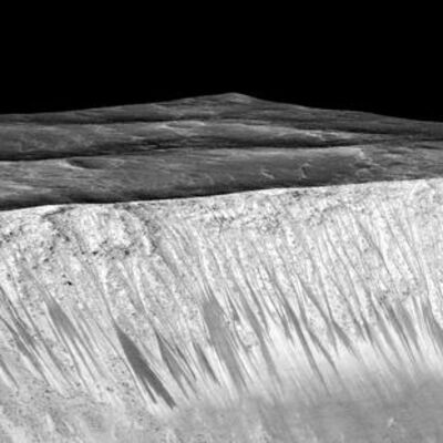 NASA potvrdila: Na Marsu teče voda! (FOTO, VIDEO)