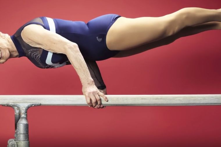 U 90. godini i dalje vežba: Oduševiće vas najstarija gimnastičarka na svetu! (VIDEO)
