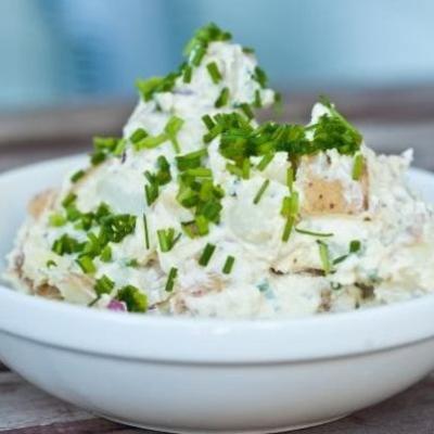Hrana kao lek: Kremasta krompir salata koja dovodi štitastu žlezdu i hormone u red! (RECEPT)