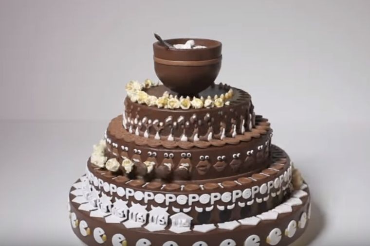 Torta kakvu nikada do sada niste videli: Kada se zavrti, nastupa magija! (VIDEO)