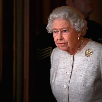 Kraljica Elizabeta van sebe od besa: Ispunio se njen najveći strah!