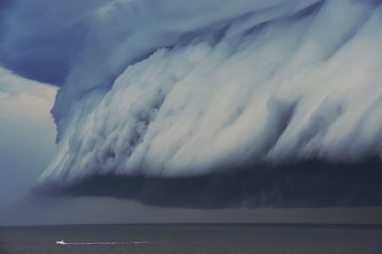 Čudo na nebu iznad Sidneja: Crn oblak najavljuje strašnu oluju! (FOTO)