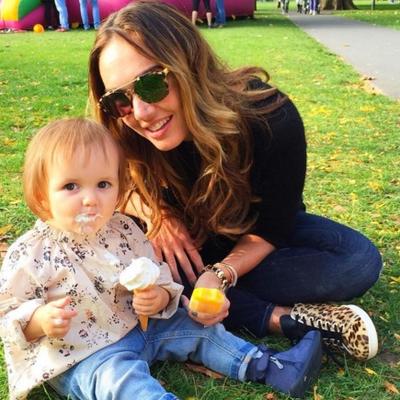 Tamara Eklston uzbrukala javnost: Intimni trenuci sa ćerkom izazvali lavinu komentara (FOTO)