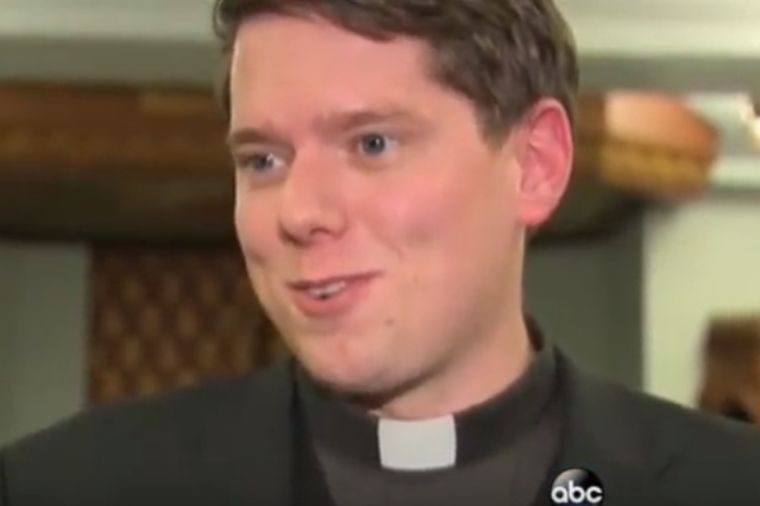 Dan koji mu je promenio život: Evo šta je sveštenik našao u crkvi! (FOTO, VIDEO)