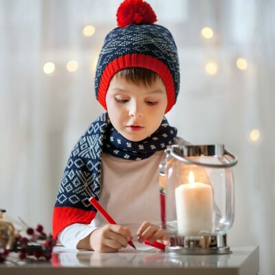 Potresno pismo Deda Mrazu: Umesto igračaka, dečak poželeo nešto neverovatno! (FOTO)