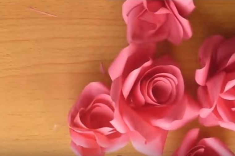 Tako jednostavno: Kako da napravite savršene ruže od papira! (FOTO)