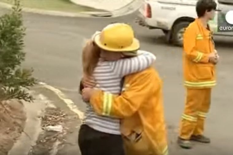 Božićni pakao: U Australiji izgorelo više od 100 kuća! (VIDEO)