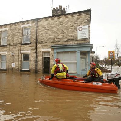 Uzbune širom Engleske: Opasnost po život zbog neviđenih poplava! (FOTO, VIDEO)