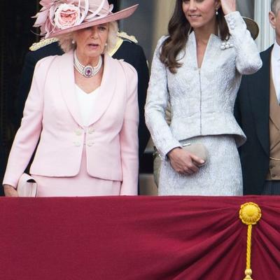 "OVAKO ĆEŠ ZADRŽATI PRINCA": Kraljica Kamila Parker savetovala je Kejt Midlton kako da princa Vilijama odvede do oltara