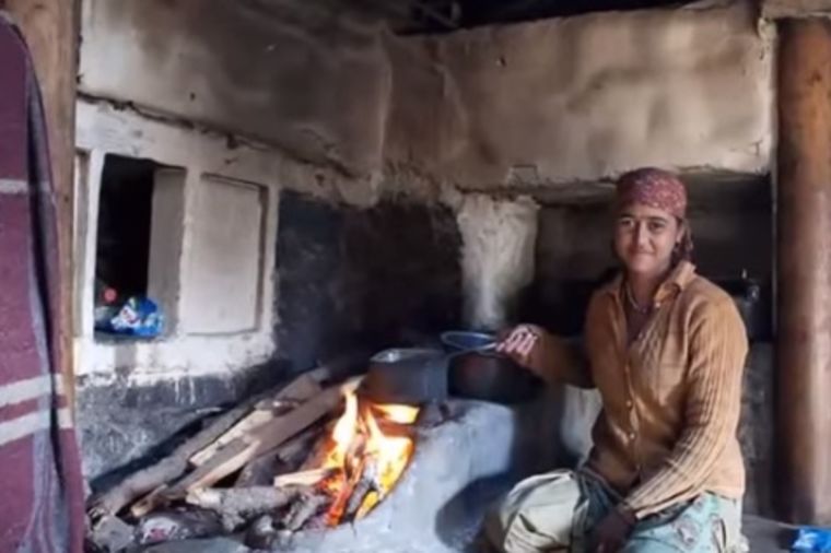 Živi u braku sa petoricom braće: Pored ovoliko muževa, ne bojim se gladi! (FOTO, VIDEO)