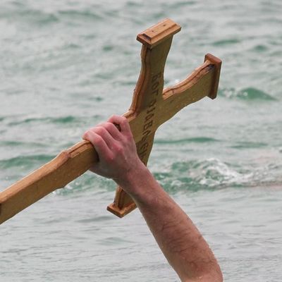 Mali heroj: Dečak Pavle (9) prvi doplivao do Časnog krsta u Nišu!