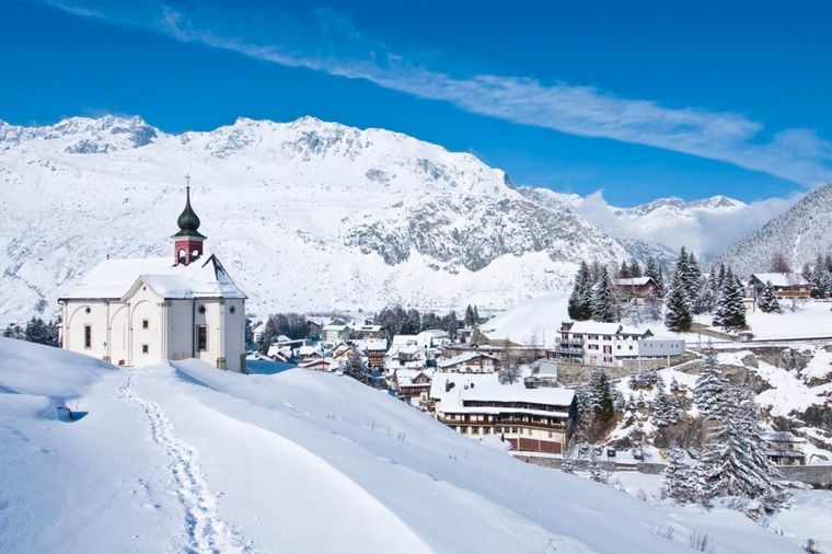 Dragoceni biser Švajcarske: Selo koje opčinjava prirodnim lepotama (FOTO)