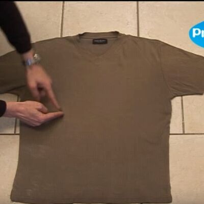 Naučite kako da složite majicu za 5 sekundi: Bez gužvanja, kao da je sad ispeglana! (VIDEO)