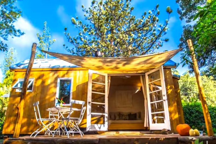Genijalna kućica od samo 13 metara kvadratnih: Žena napravila dom iz snova! (VIDEO)