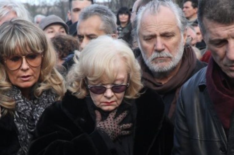 Milena Dravić se oprostila od voljenog Gage: Dostojanstveno ispratila ljubav svog života (FOTO)