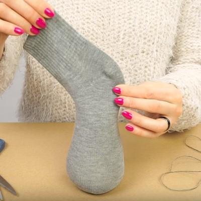 Čarapu je napunila pirinčem: Oduševiće vas kada pogledate zašto! (VIDEO)