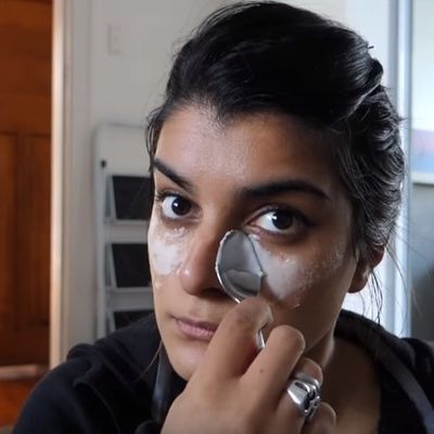 Nanela je sodu bikarbonu ispod očiju: Razlog? Fenomenalan! (VIDEO)