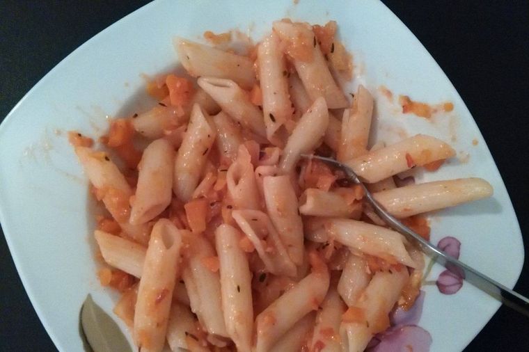 Posno jelo na vodi: Makarone sa sosom od šargarepe (FOTO)