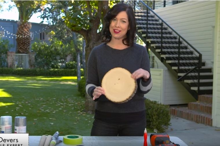 Prava majstorija: Pogledajte šta je napravila od komada drveta! (VIDEO)