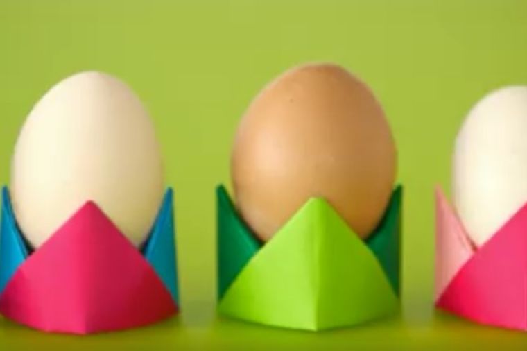 Od običnog papira napravila postolje za jaja: Prelepa uskršnja dekoracija! (VIDEO)