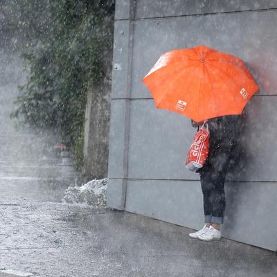 RHMZ upozorava: Moguće snažne vremenske nepogode širom Srbije