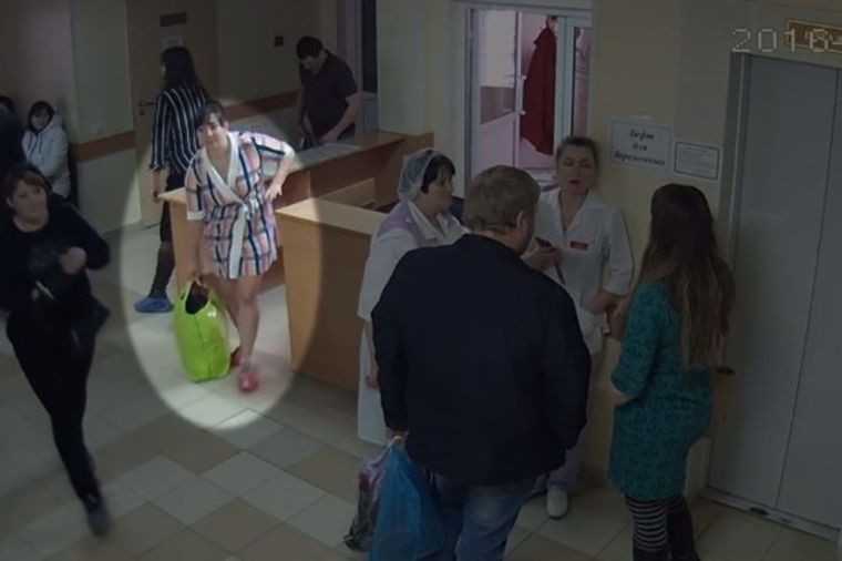 Ušla je u bolnicu praznih ruku: Kada su otvorili torbu, zapanjili su se! (VIDEO)