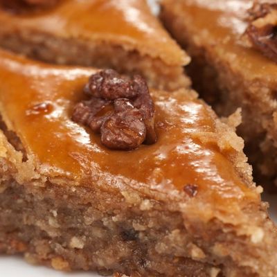 Mrak baklava: Najlepša slatka pita sa orasima, čokoladom i keksom! (RECEPT)