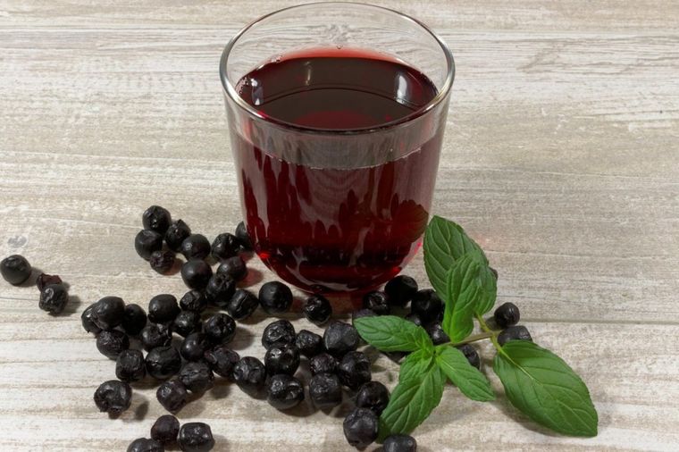 Recept za domaći sirup od aronije: Pravi se bez trunke šećera, gust je i preukusan, svi će da vam traže recept