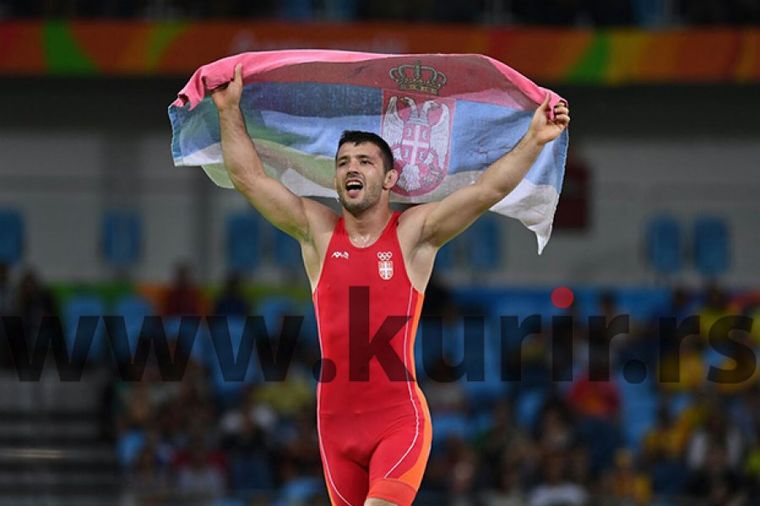 Davor Štefanek pobedio u finalu: Prva zlatna medalja za Srbiju!