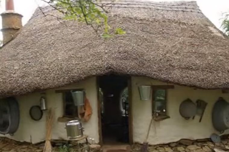 Napravio savršenu kuću: Ne troši struju, plin ili vodu, a košta samo 176 evra! (VIDEO)