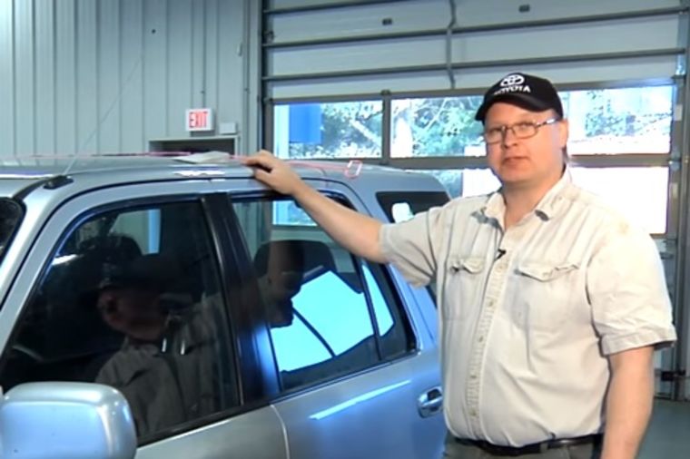 2 načina da izvučete ključeve iz zaključanog automobila: Nema potrebe za razbijanjem stakla! (VIDEO)