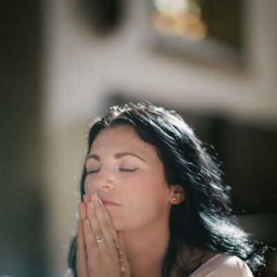 Nina (38) tvrdi da je bolest pobedila pomoću vere: Molitva je iscelila!