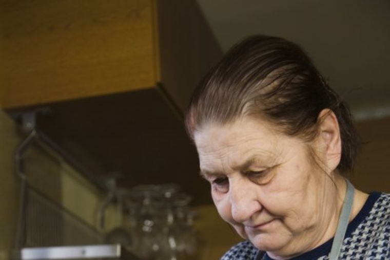 Ova žena ima najmanju platu u Srbiji: Kako preživeti sa 2.000 dinara?