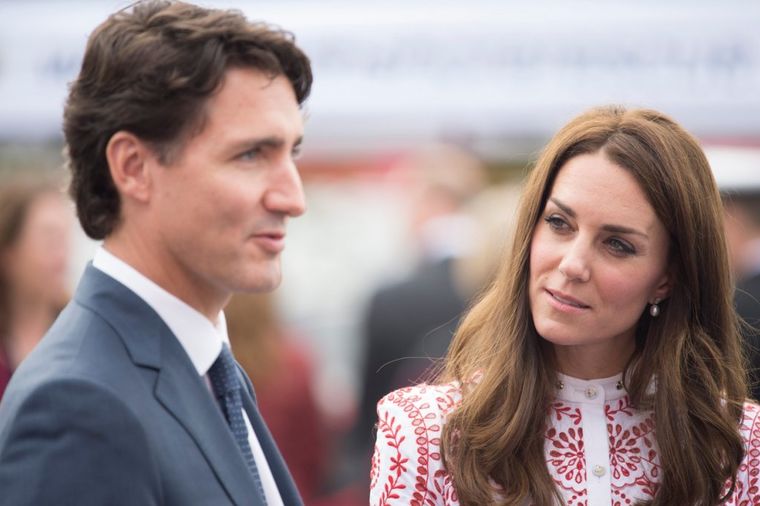 Gledala ga kao zaljubljena šiparica: Kejt Midlton otvoreno flertovala sa kanadskim premijerom!(FOTO)
