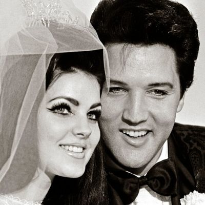 Zašto žena Elvisa Prislija nije smela da se pojavi pred njim bez šminke i frizure: Bila je živa lutka popularnog kralja!